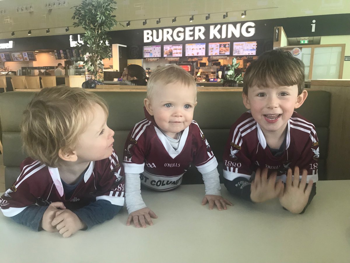 Pre-fueling and last minute tactics chat in ⁦<a href="/goapplegreen/">Applegreen</a>⁩ on the way to support ⁦<a href="/TheLaurelsM/">Mullinalaghta GAA</a>⁩ in ⁦<a href="/AIB_GAA/">AIB_GAA</a>⁩ club semis.