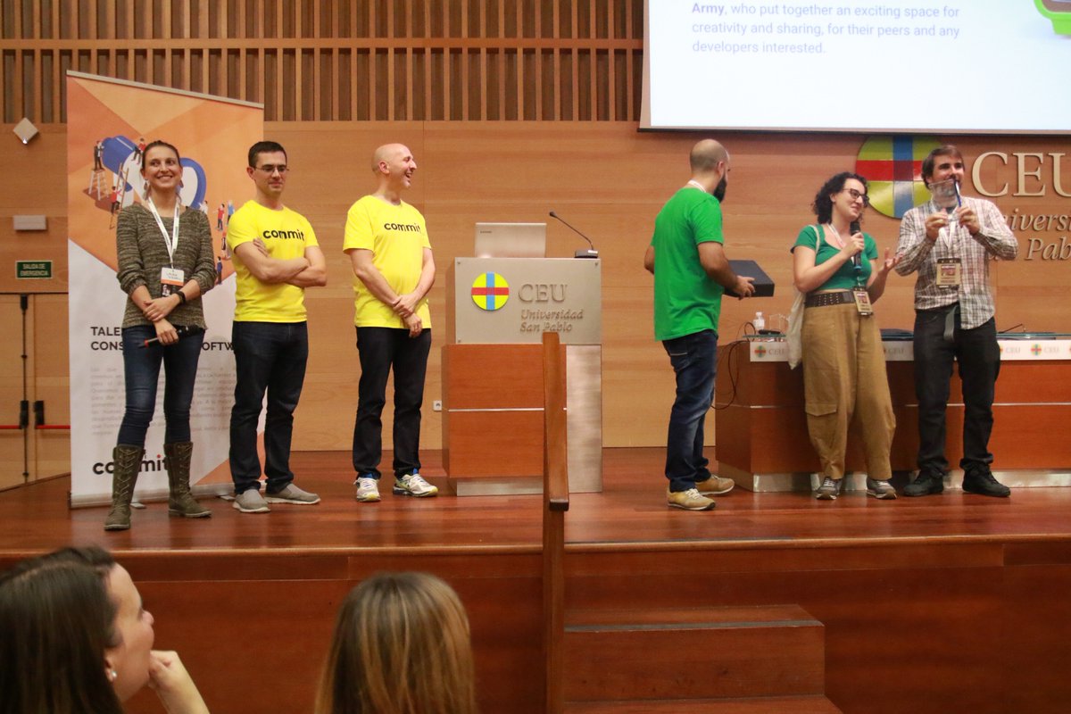 commitconf's tweet photo. Os dejamos algunos momentos en imágenes de la clausura de #commitconf sin cansarnos de agradecer a todos los asistentes, comunidades, patrocinadores, voluntarios... el enorme apoyo que han hecho posible el éxito de esta edición 👏👏👏👏 https://t.co/sPp44YiMoY