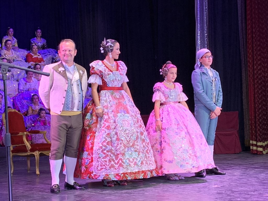 CompromisSedavi's tweet photo. Presentació de la Fallera Major i Infantil per a 2019 de la Falla San Torcuato https://t.co/oA6VPaFR5o