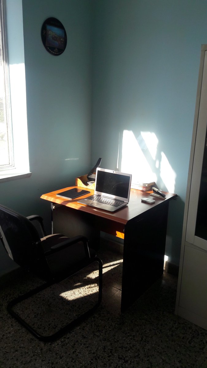 Liham Earn On Twitter Rent Office Space By The Hour Desk Space