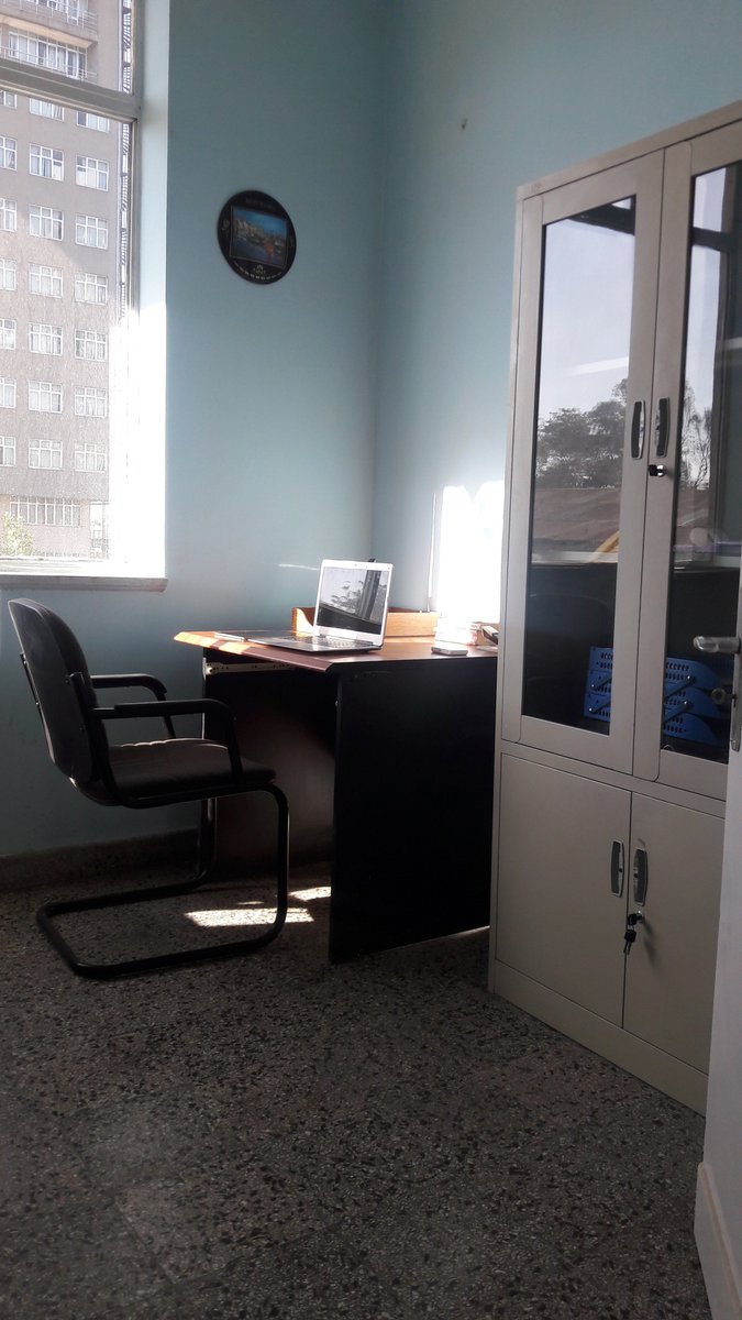 Liham Earn On Twitter Rent Office Space By The Hour Desk Space