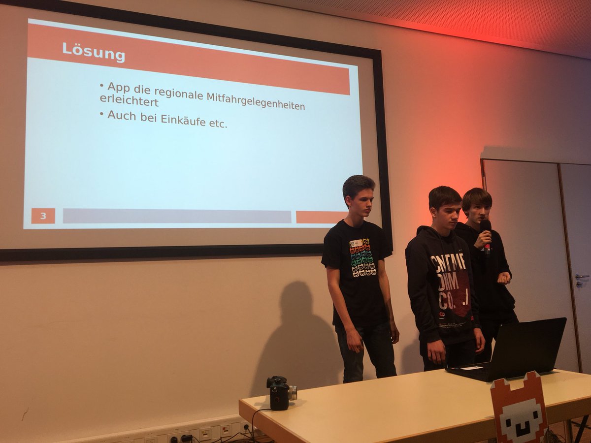 jhacktulm's tweet photo. Eine Idee nicht nur für aufm Land: Helfy, die Mitfahr- und Sachen-aus-der-Stadt-Mitbring-Gelegenheit, zum Beispiel 10 Kilo Kartoffeln! #jhacktulm #jugendhackt https://t.co/a8jHrdQXry