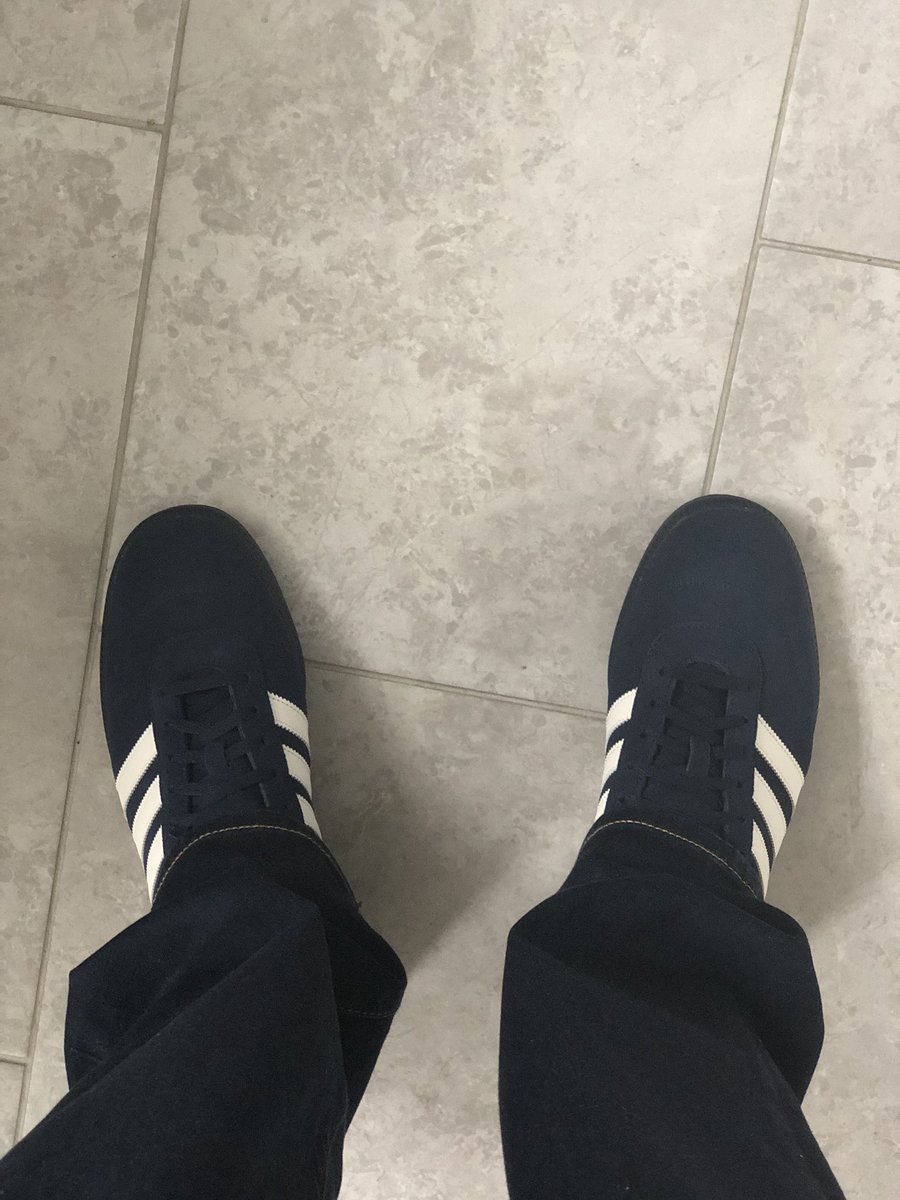 BigFlam's tweet photo. Tags popped on the #intack #spezial to go Xmas tree shopping with the mrs. I can see me getting easily tired and having to come home early....๐ค๐ค๐๐ @man_savings @RetroSolesUK @NewellsPrints @DeadstockUtopia @IAMDEADSTOCK @Lanty67 @OriginalSoleog @ocdbadges https://t.co/9p0lBw5Yf9