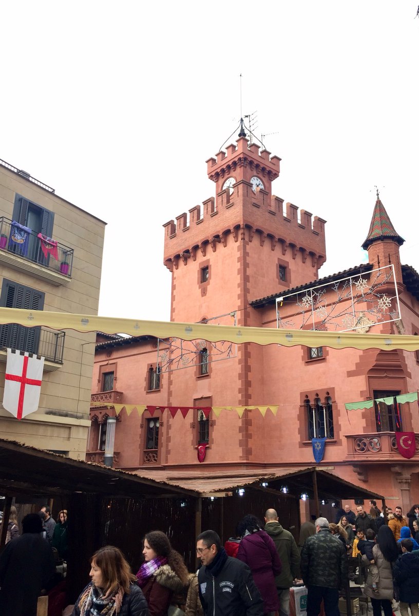 rguez_musica's tweet photo. #Viladecans ha tornat aquest cap de setmana a l’edat mitjana amb el @Mercatmedieval : cavallers, antics oficis, vins, formatges, embotits, pans artesans, atraccions sense electricitat... https://t.co/ZPoMgvoLTJ