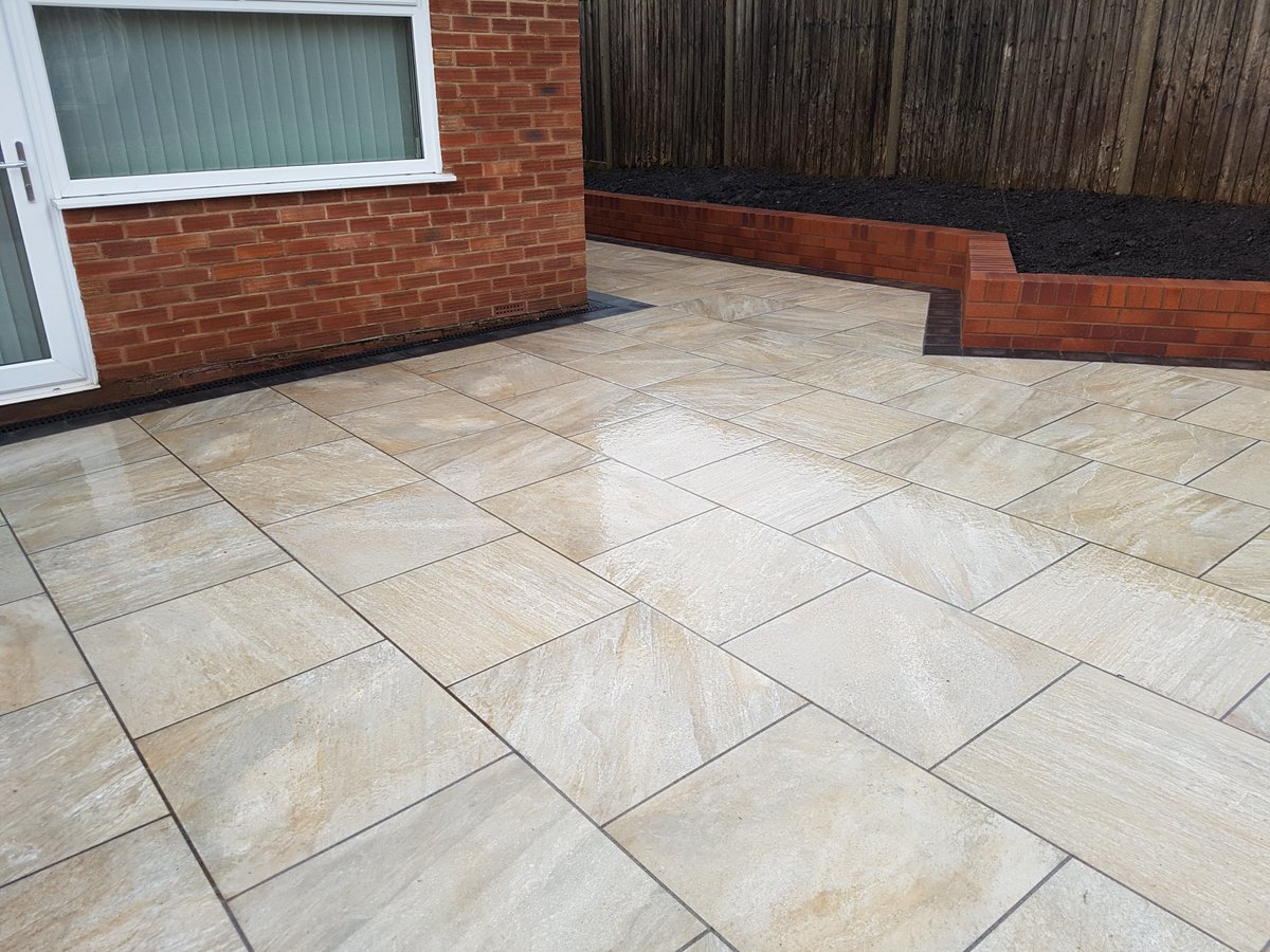MangoExeter's tweet image. We have just completed another porcelain patio in exeter and it looks amazing.#porcelainpatios