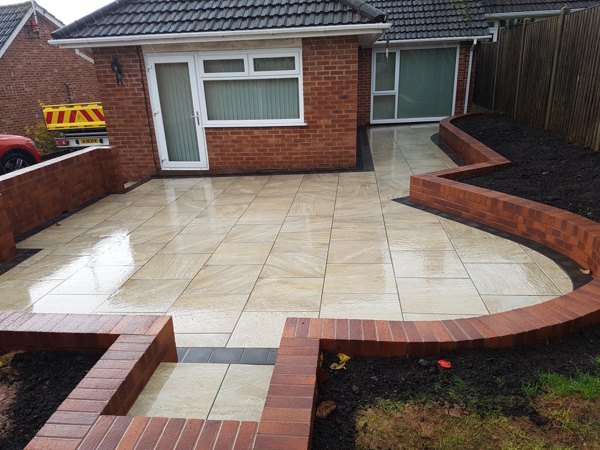 MangoExeter's tweet image. We have just completed another porcelain patio in exeter and it looks amazing.#porcelainpatios