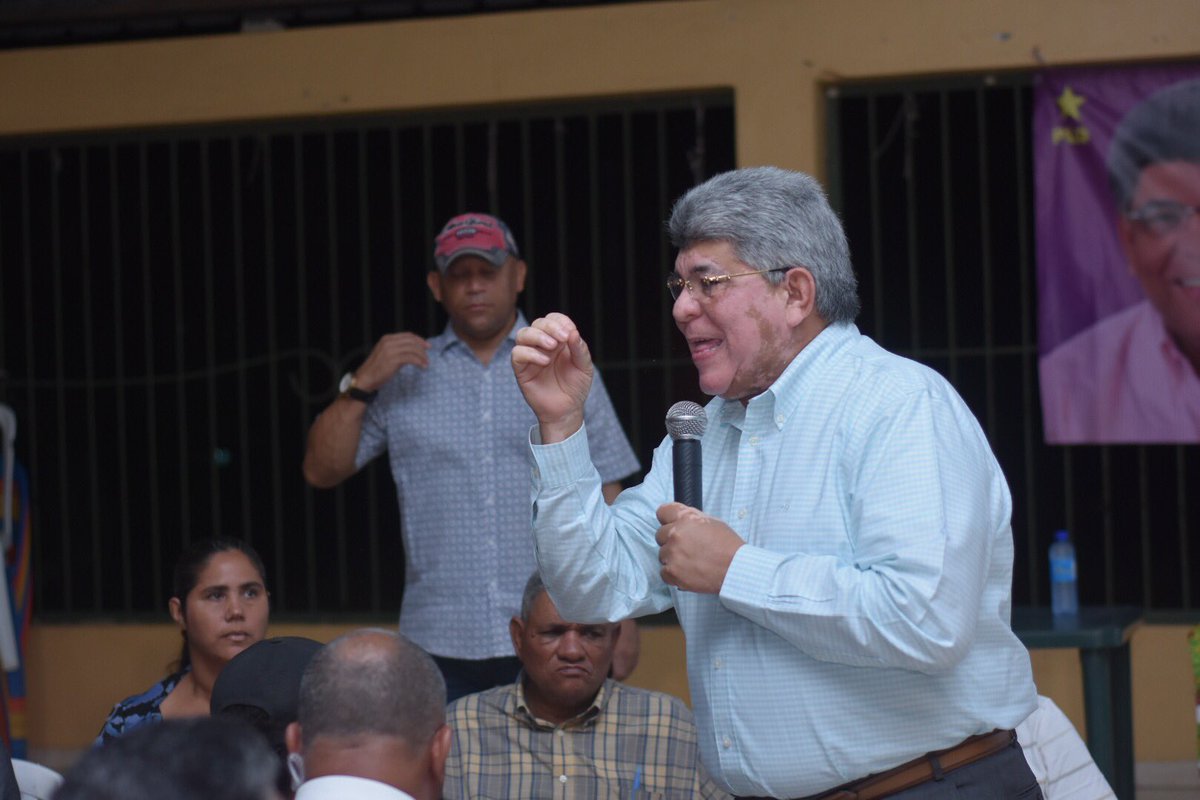 JoseRFigueroaL's tweet photo. Quienes se comprometieron a trajabar en conjunto para construir un proyecto municipal para continuar el desarrollo de Santiago. #PorConsenso #FernandoAlcalde #FernandoDeCerca https://t.co/h6L0CvQJTz