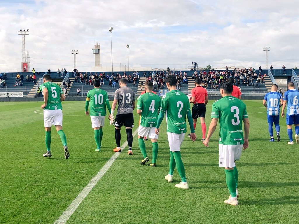 atcosanluqueno's tweet photo. 📍⚽ 2-1 | Final del partido.

El Malagueño se queda con los 3 puntos ante un Sanluqueño que mereció al menos puntuar, pero que no estuvo acertado de cara a gol mandando dos disparos a los palos. 

#MalagueñoSanluqueño
#OrgulloSanluqueño 💚 https://t.co/uYMLMzAqmy
