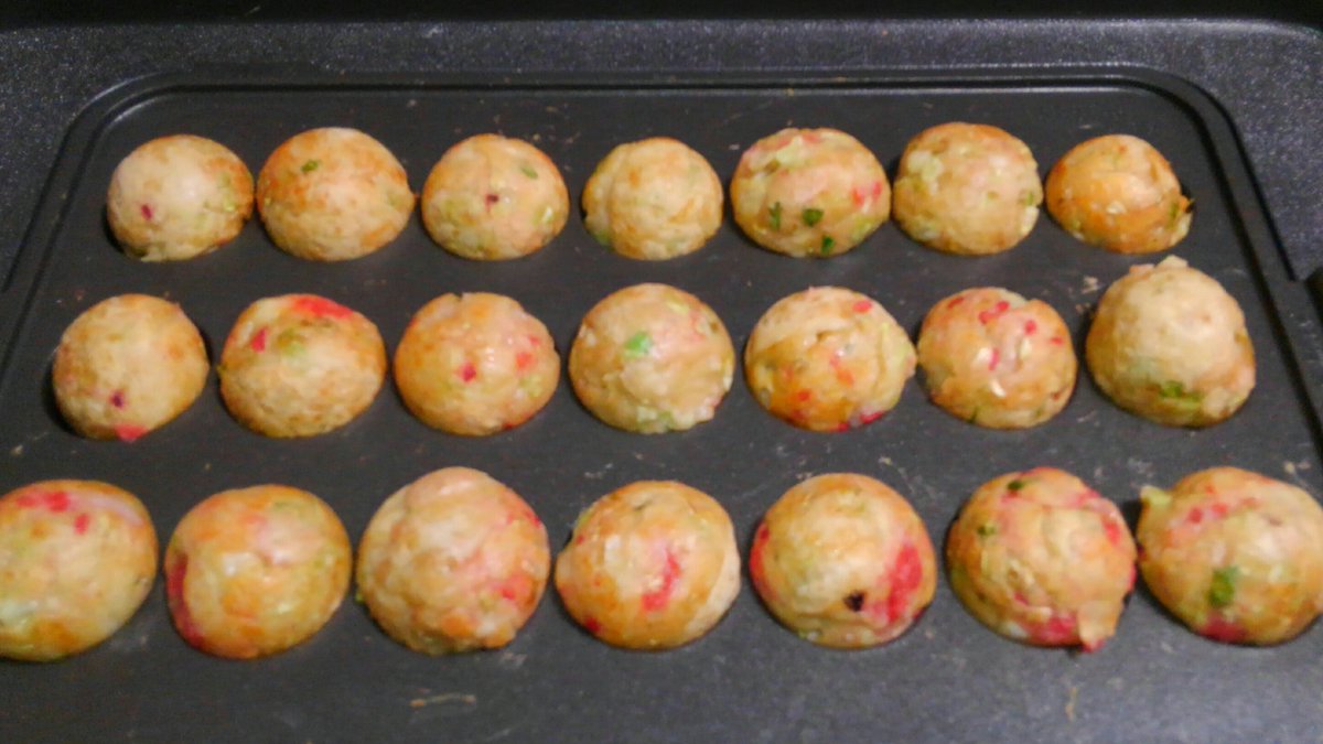 やっさん 和歌 久々に家で たこ焼き いや タコはなかったww たこ焼きらしき何かww 中身はチーズやったり ウインナーやったり 魚肉ソーセージやったり タコ以外の食材 でも結構美味かった 今度は本当のたこ焼きをやりたいなぁ W やっさん 和歌 久々に家で たこ焼き いや タコはなかったww たこ焼きらしき何かww 中身はチーズやったり ウインナーやったり 魚肉ソーセージやったり タコ以外の食材 でも結構美味かった 今度は本当のたこ焼きをやりたいなぁ W