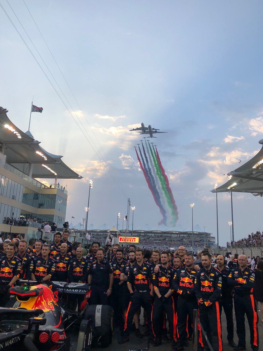 AndyatAuto's tweet image. Abu Dhabi style!  Wishing @danielricciardo Bon Voyage!