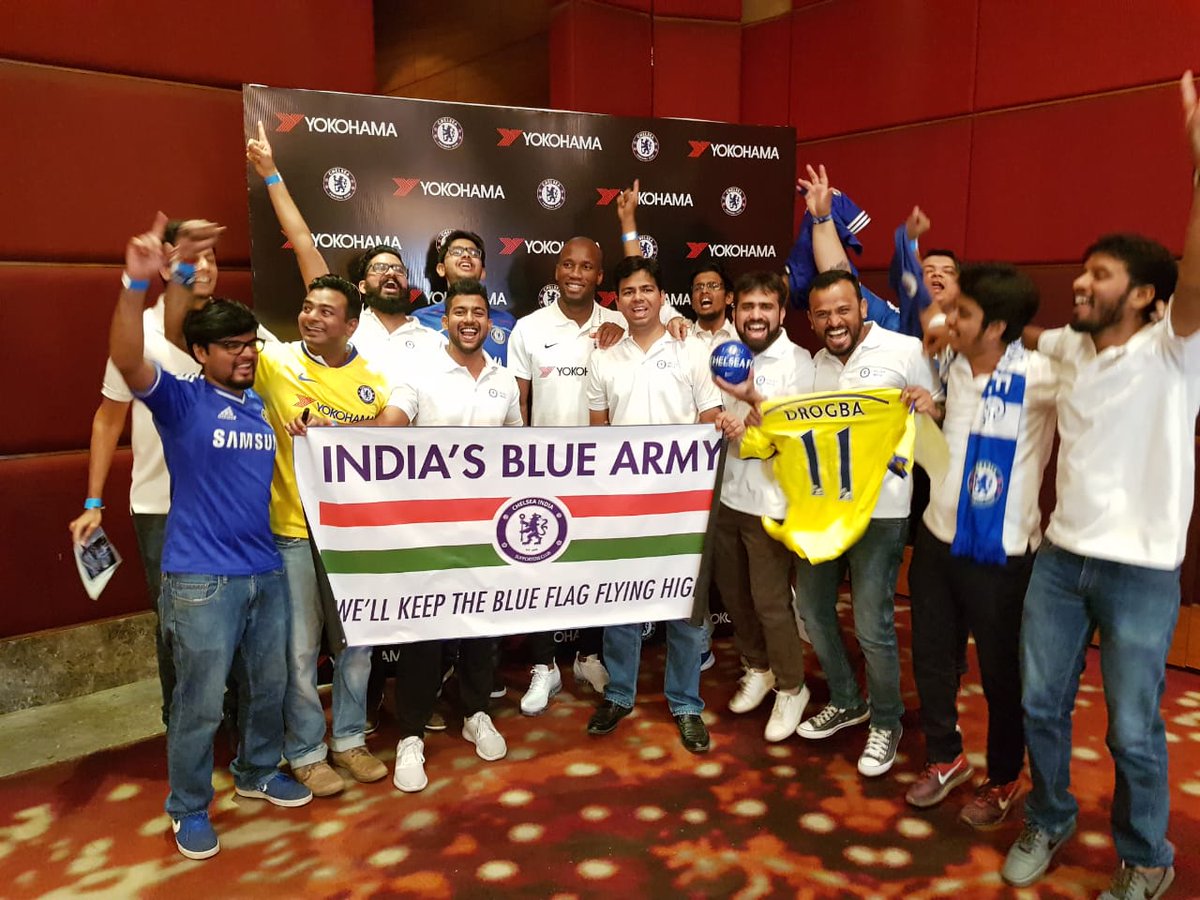 ChelseaIndia's tweet photo. King @didierdrogba was kind enough to sign our banner. The unmatched joy of the lads can be seen in these snippets. You just can't beat this feeling. What a legend! #NamasteDrogba https://t.co/I9QVxavFKd