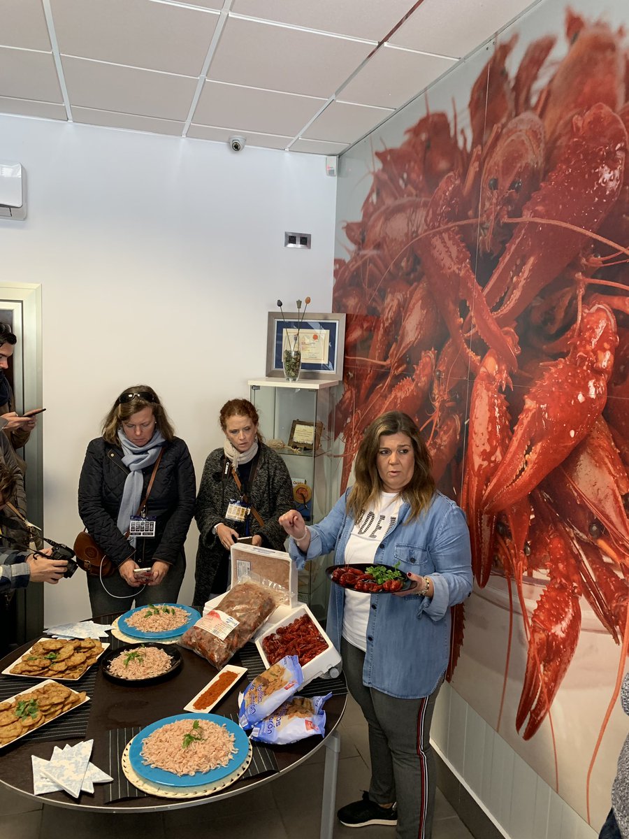 Ahora sí: conocemos un situ la cría, pesca, transformación y exportación del #cangrejo rojo americano 🦀 #Emfacar #IslaMayor <a href="/AytodeIslaMayor/">Ayto de Isla Mayor</a> #AunahoraESevilla  <a href="/bodegassalado/">Bodegas Salado</a> <a href="/RedGuadalinfo/">Vuela Guadalinfo</a> @CGIslaMayor