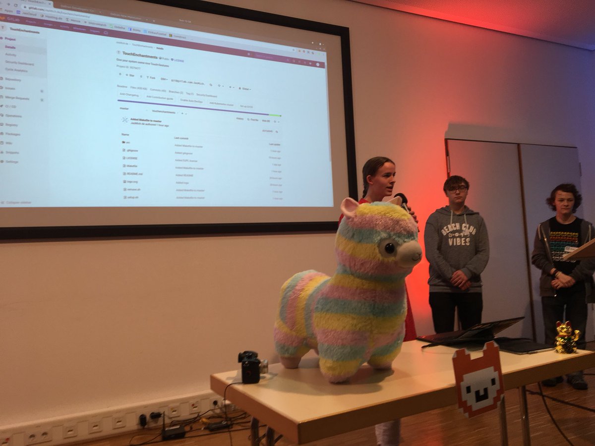 jhacktulm's tweet photo. Mal eben einen _guten_ Touchscreentreiber für Linuxe anfangen und „das Ziel ist, dass das ins nächste Debian Stable kommt“ – Respekt! #jugendhackt #jhacktulm https://t.co/dLPrr00MdE