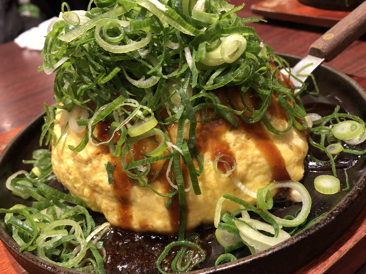 llsacrall's tweet photo. 昨日行けなかったから、東京に帰って来て電光石火！広島で食べた時の方が美味しかった気がするのはなんでだろう。 https://t.co/EO8oOP4Jzp
