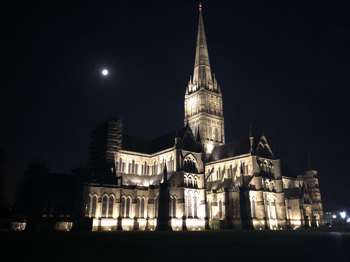 Caroline_TC01's tweet photo. Such a beautiful building. @SalisburyCath @VisitSalisbury_ https://t.co/r93Izx2JOG