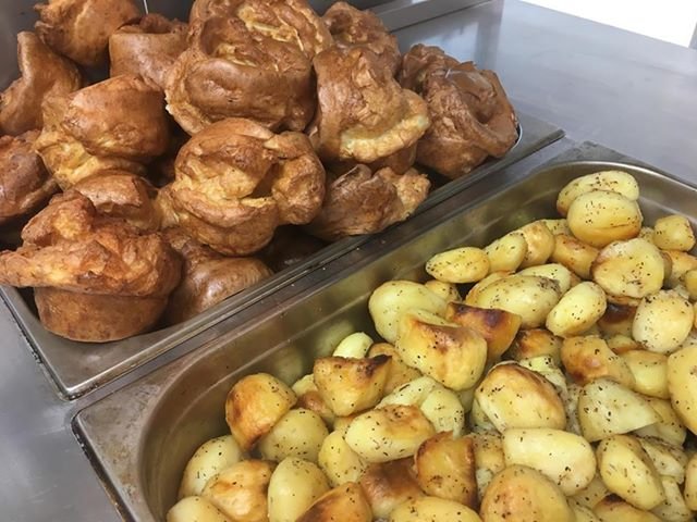 GreyhoundShap's tweet photo. Sunday Roasts are looking amazing as ever! 
Book your table 01931 599995 
Serving right through till 9.30pm.. https://t.co/h2cPSrgWW0
