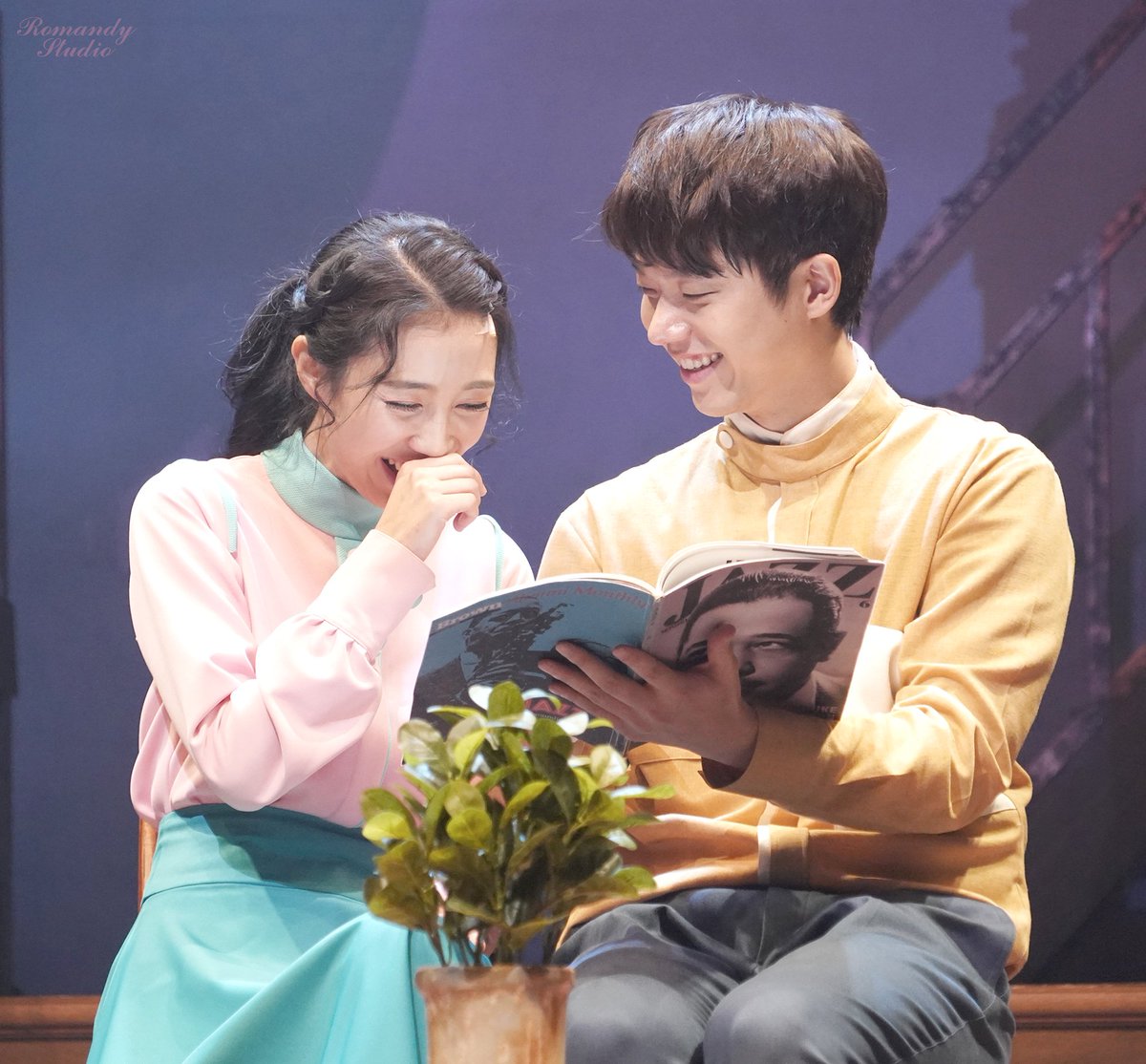 ifbluer_studio's tweet photo. 181125 어쩌면 해피엔딩 밤공 커튼콜

박지연 클레어
전성우 올리버 https://t.co/jjUAUM3vc8