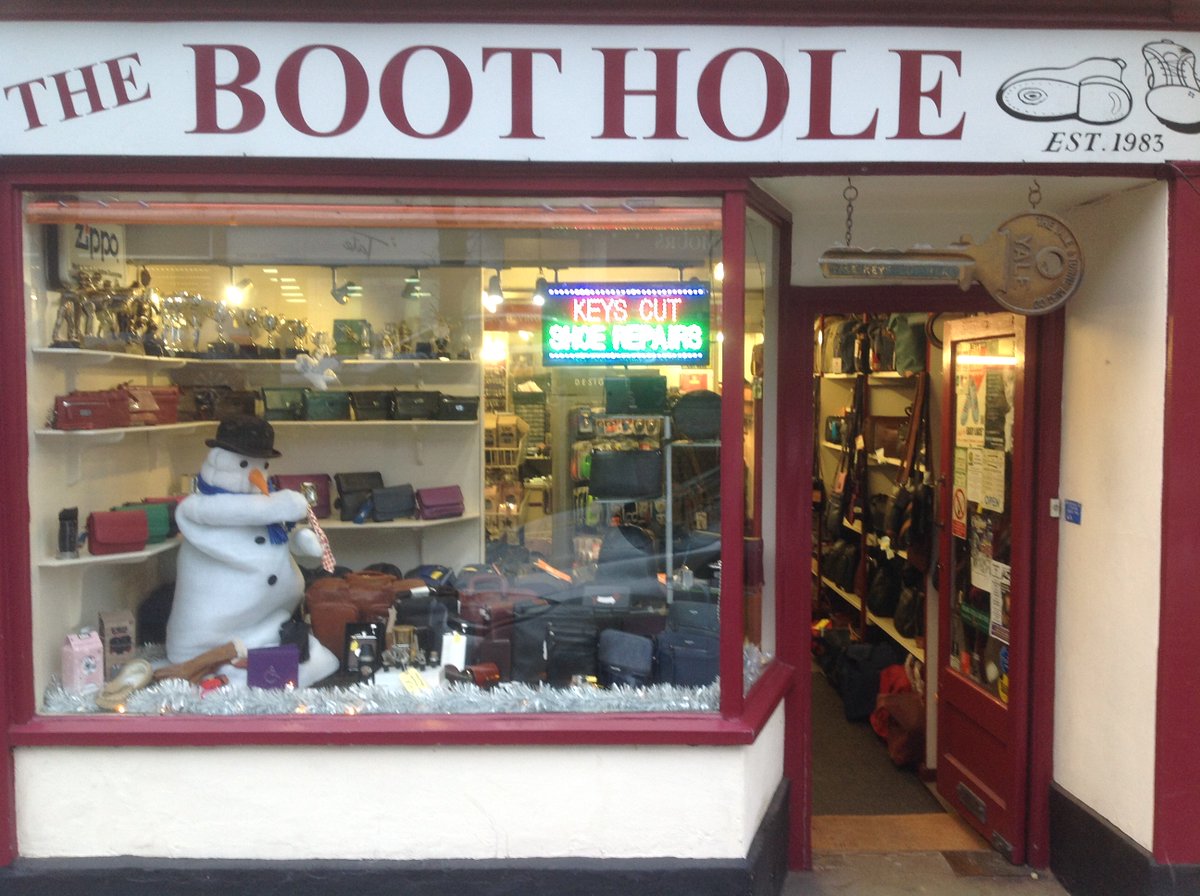 HelloDorking's tweet photo. And even more businesses have joined in our #ChristmasWindow #Competition! @TwoManyCooksLtd, @spotteddorking #theboothole - We have an amazing #Community and #IndependentSpirit @GetSurrey - be sure to join us today for the #Dorking #ChristmasFestival and #ExploreDorking! https://t.co/2WBmzamPjr