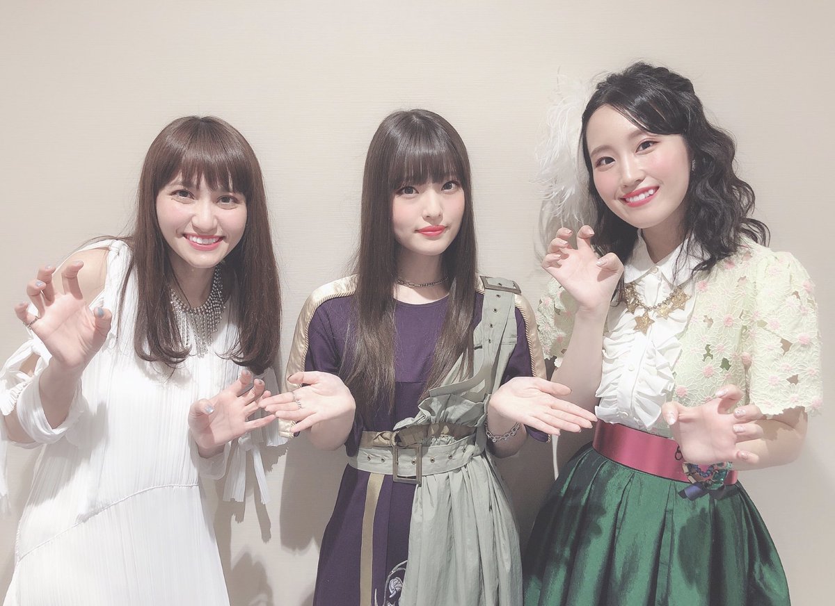 Asca 中島愛さん Mamegu Staff と鈴木みのりさん Minoringo Staff と写真を撮って頂きました グランクレスト戦記 人狼の双子エマ ルナ役のお二人に挟まれてとても嬉しかったです ありがとうございました Asca グラクレ アニソンプレミアム Asca 中島愛さん Mamegu Staff と鈴木みのりさん Minoringo Staff と写真を撮って頂きました グランクレスト戦記 人狼の双子エマ ルナ役のお二人に挟まれてとても嬉しかったです ありがとうございました Asca グラクレ アニソンプレミアム