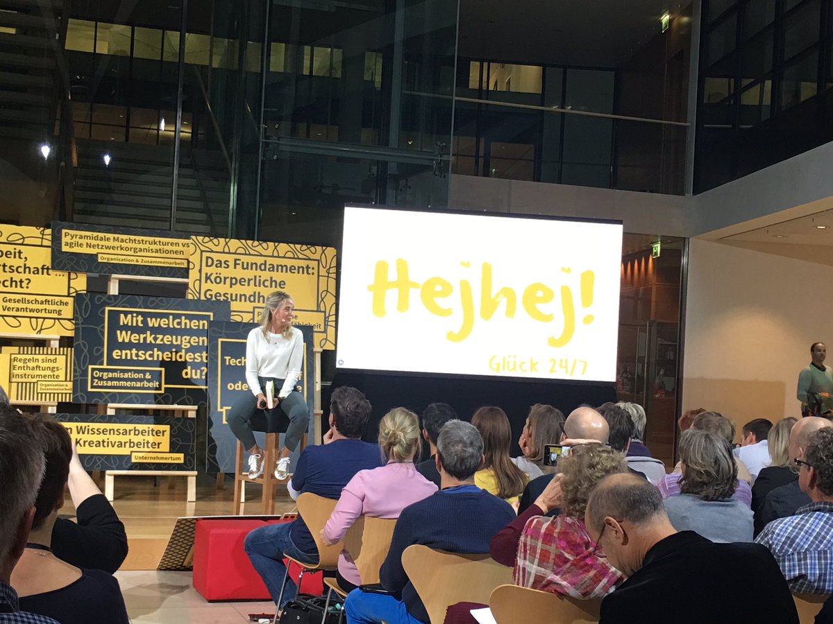 „Wer nicht lebt kann auch nicht arbeiten.“ Maike van den Boom beim pathfinder.festival
