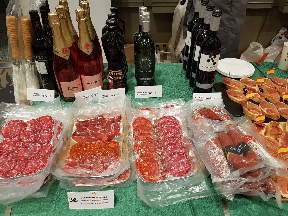 EmbEspEstonia's tweet photo. It's been a fantastic morning today at @RadissonBlu #ICB2018. Still offering delicious tapas and wine!! https://t.co/2a4WPiSdGW