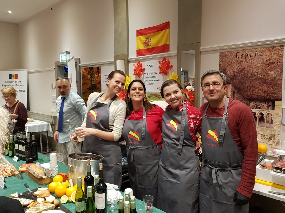 EmbEspEstonia's tweet photo. It's been a fantastic morning today at @RadissonBlu #ICB2018. Still offering delicious tapas and wine!! https://t.co/2a4WPiSdGW