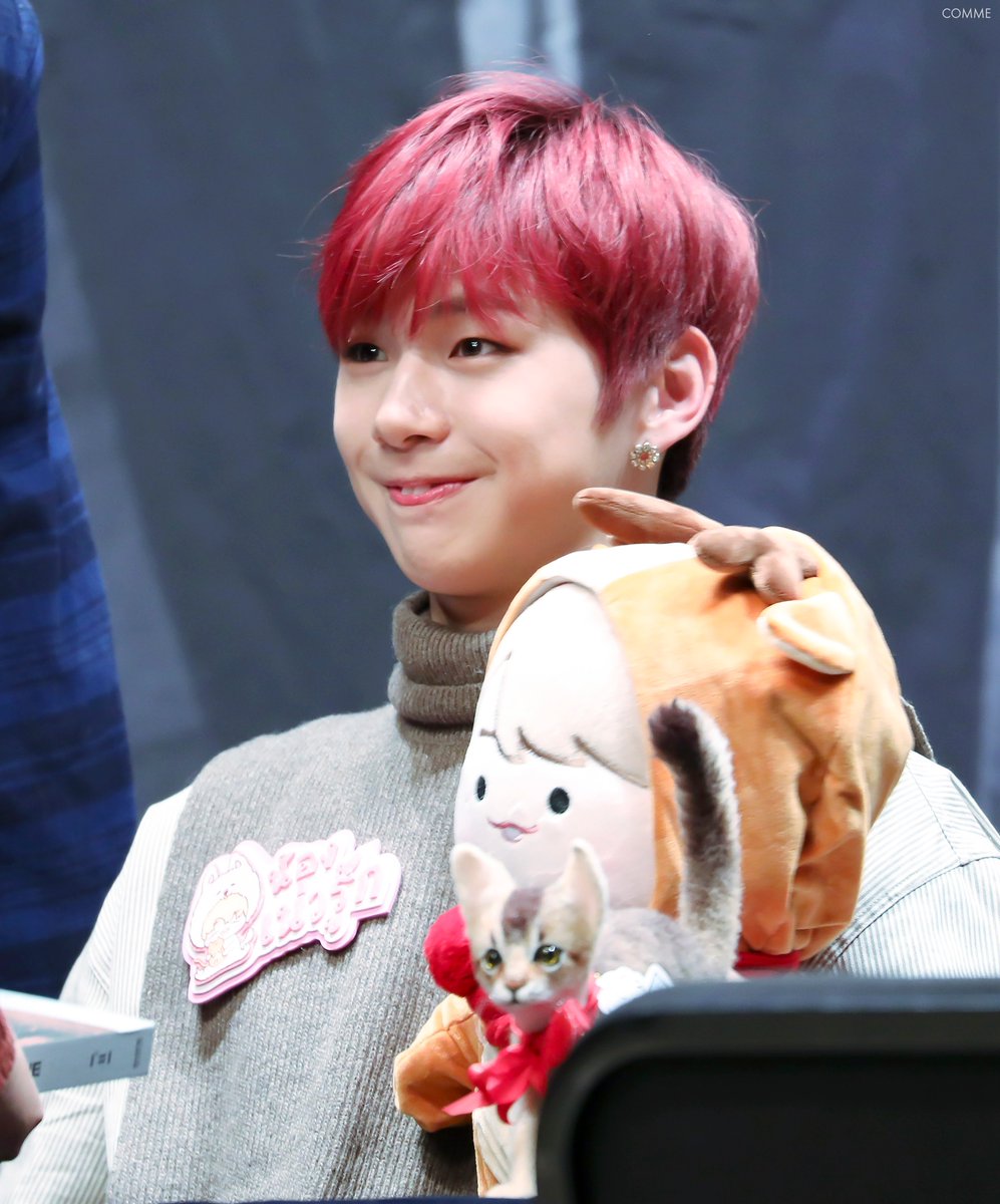 comme_961210's tweet photo. 181124
인형 앞니 따라하는 딴니
징차.. 넘 귀엽자나😭😭

#강다니엘 #kangdaniel https://t.co/pDI82l7UCb