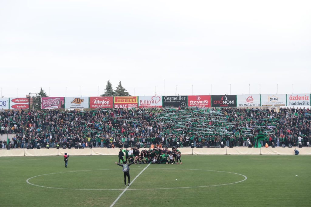 Son zamanlarda destanlar yazan Denizlisporumuz şampiyonluk yolunda emin adımlarla ilerliyor. Futbolcu kardeşlerimizi ve inanmış taraftarımızı yürekten kutluyorum. O SENE BU SENE.