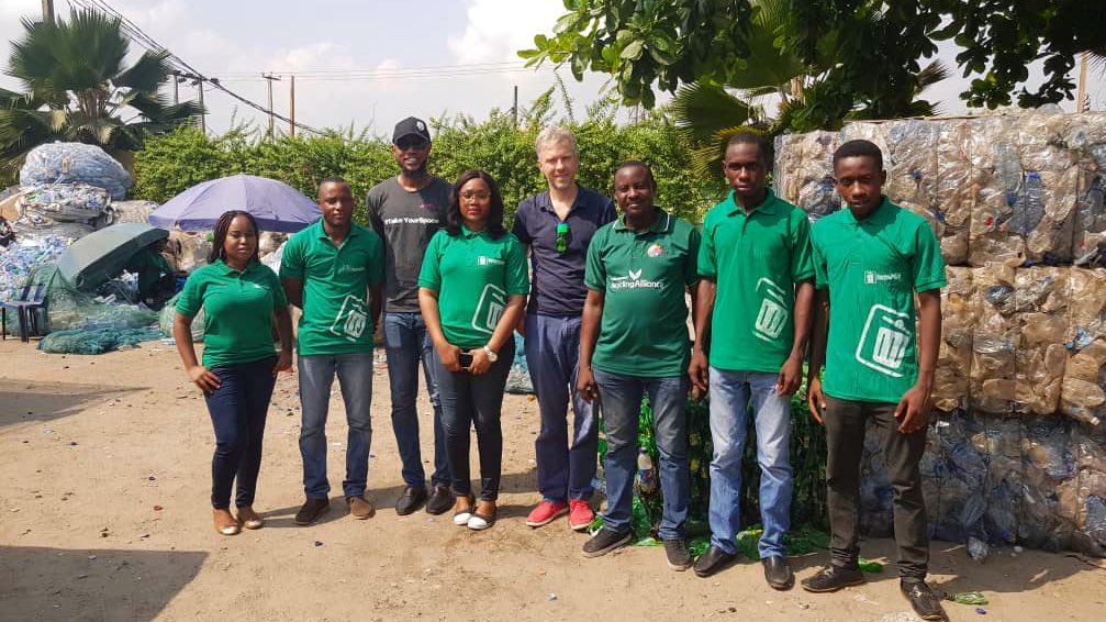 RecyclePointsNG's tweet photo. The #OXFAM team visited our #FESTAC Materials Recovery Facility to learn first hand the improvements that have happened since we secured support through Oxfam-EDC SME Development Program. 

We look forward to their continued support to facilitate a Circular Economy in Nigeria 🇳🇬 https://t.co/wjCvoQFcvf