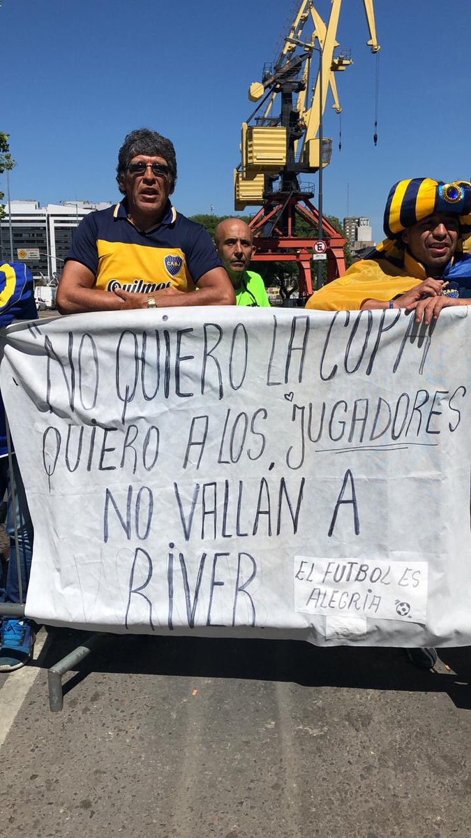 PlanetaBoca's tweet photo. Nunca caminarán solos 💙💛💙 https://t.co/cz0KDAg4Og