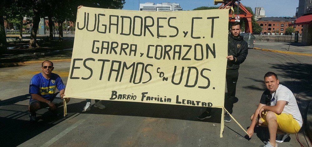PlanetaBoca's tweet photo. Nunca caminarán solos 💙💛💙 https://t.co/cz0KDAg4Og