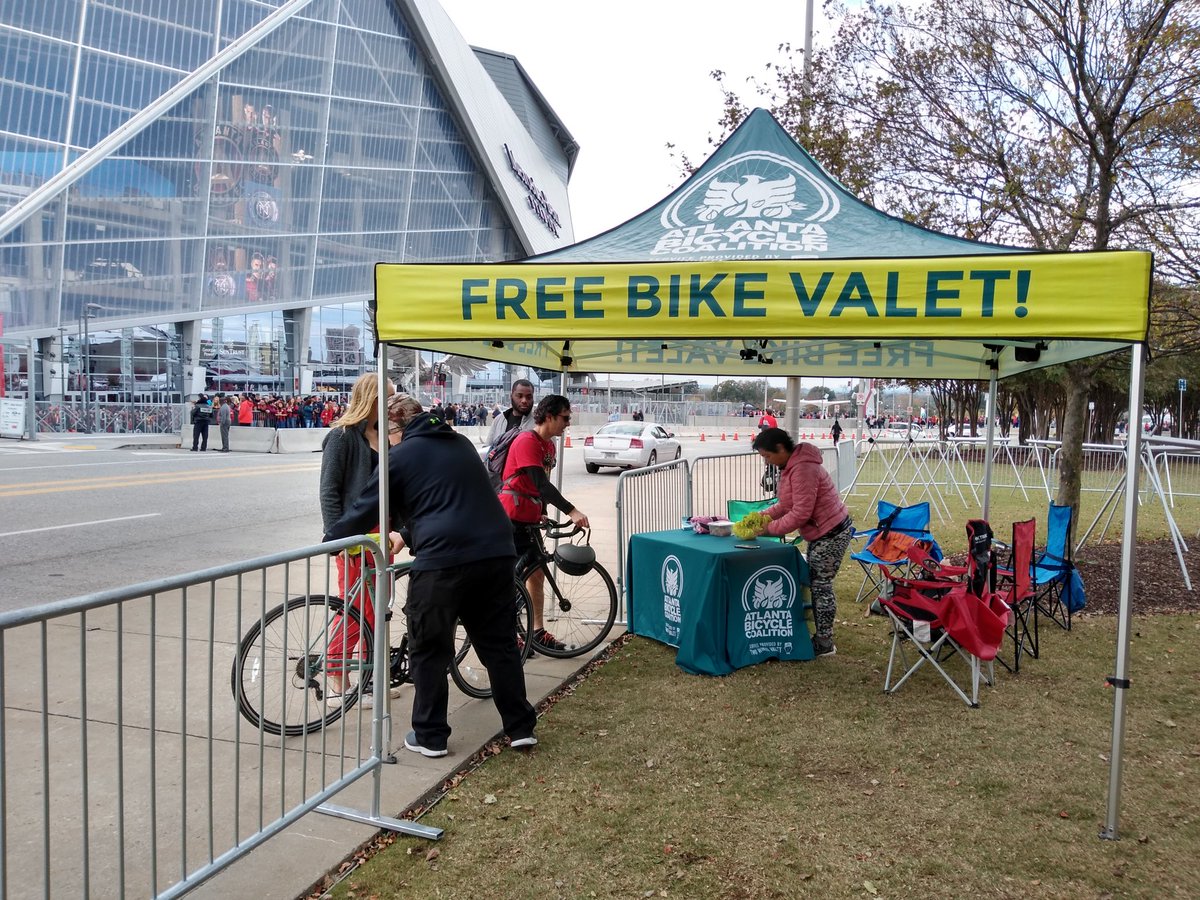PropelBikeValet's tweet photo. Leg 1 of 2 for the @MLS conference finals will be @MBStadium! That means free #BikeValet for all @ATLUTD and @NewYorkRedBulls fans.
FYI: @ATLHawks will also be in play @StateFarmArena. Avoid congestion and #OptOutOfTraffic.
We open @ 3! See ya there!
#BikeATL #ExpectBikes https://t.co/fhwRPRUI8C