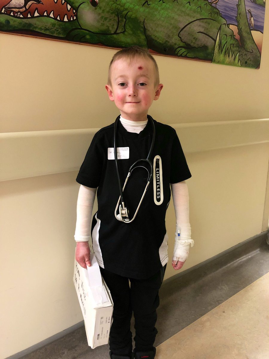 This is ‘Dr’ Riley who is a regular with us here. We are giving him special leave from the ward this evening to go and see @JessGlynne in concert! Please could everyone retweet &amp; hopefully Jess will give him his shoutout and make his day! 🌟😃🏥 #ShoutoutToRiley