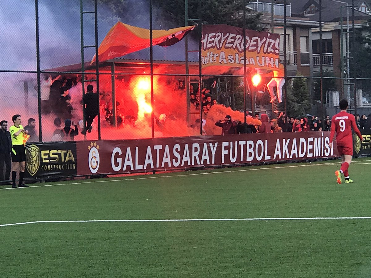BofB1905's tweet photo. 25.11.2018 | Galatasaray - Ümraniyespor (U15) #ultrAslanUNI https://t.co/belmlvJRT1