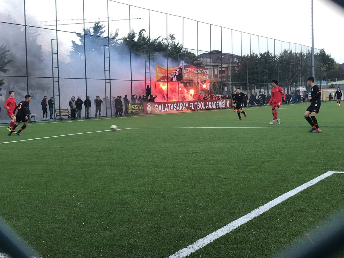 BofB1905's tweet photo. 25.11.2018 | Galatasaray - Ümraniyespor (U15) #ultrAslanUNI https://t.co/belmlvJRT1