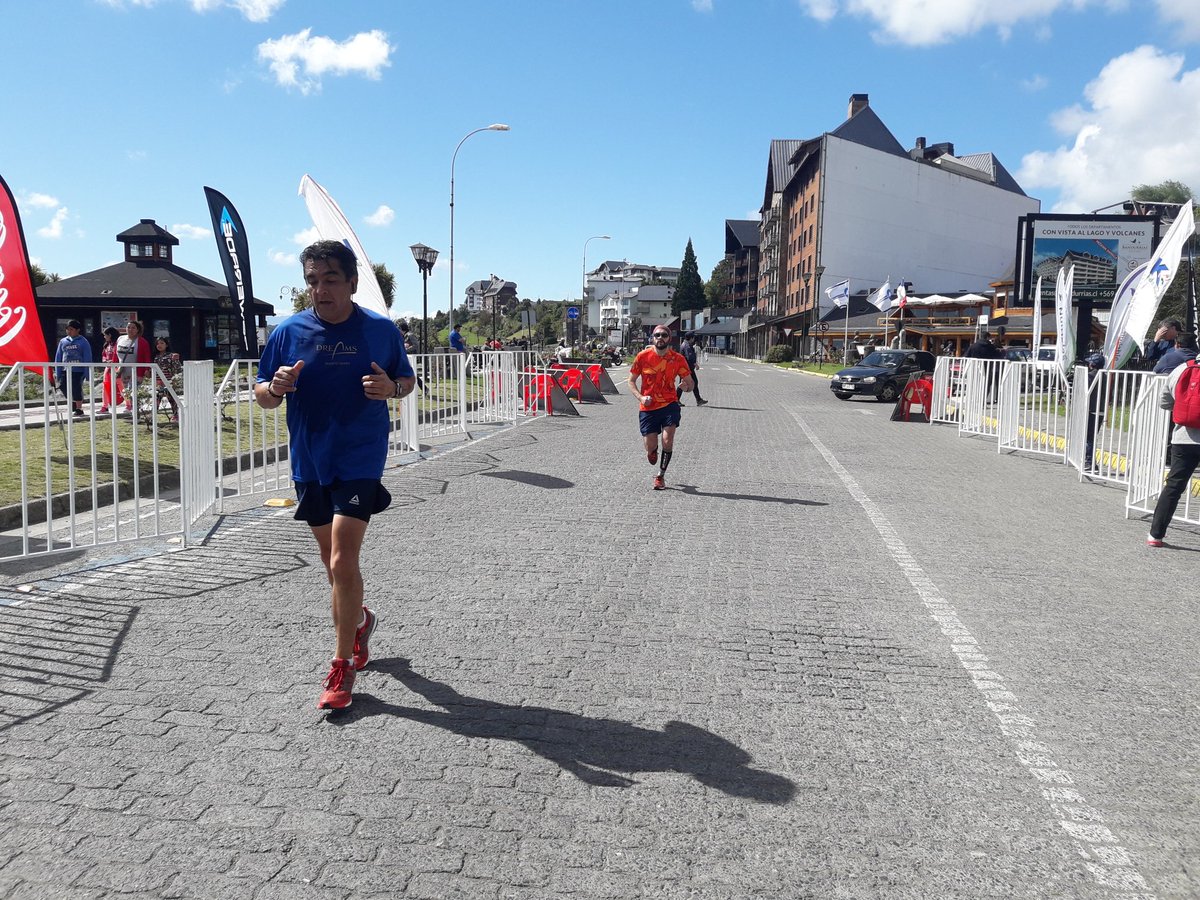 muniptovaras's tweet image. Con gran participacion de la comunidad de #PuertoVaras se desarrollo corrida contra la poliomielitis, actividad organizada por el Rotary Club Puerto Varas y Rotary Club del Lago.