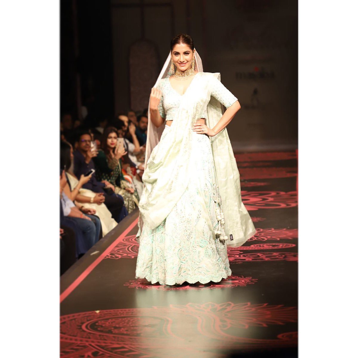 RukminiMaitr's tweet photo. Felt so alive doing this! What a Night!
#ShowstopperNight #BackOnTheRamp #TrueCalling #ShaadiByMarriott @MasabaG @HouseofMasaba @TanishqJewelry @JWKolkata @MarriottIntl https://t.co/ahfYrK6lxF