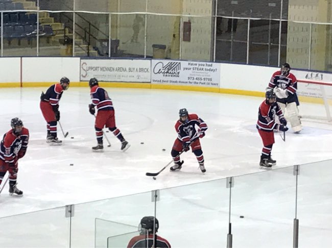 MendhamHockey's tweet photo. #TeamSnapLive #mendhampuck https://t.co/g1YHFMzLpP