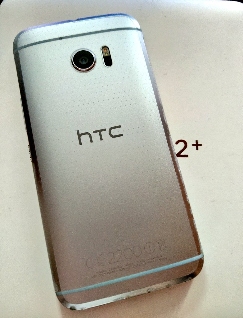 TomaszKusz's tweet photo. Czas na zmiany... Po 5 latach przygody z świetnym szczotkowanym aluminium (#HTCM7 , #HTC10 ) czas na półprzezroczyste #GorillaGlass 🤗
#HTCU12plus @HTCPolska @htc https://t.co/H0Dn777ROz