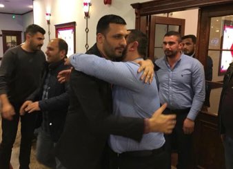 #ÖnceMilletÖnceMemleket Diyerek Çıktık Yola ve
#AdımAdımYenimahalle Projesiyle #Yenimahalle’deki Gençler Artık Siyasette Söz sahibi oluyor. 

#Yenimahalle’deki #Gençler #EyüpBEYHAN Başkanını Kucaklıyor.