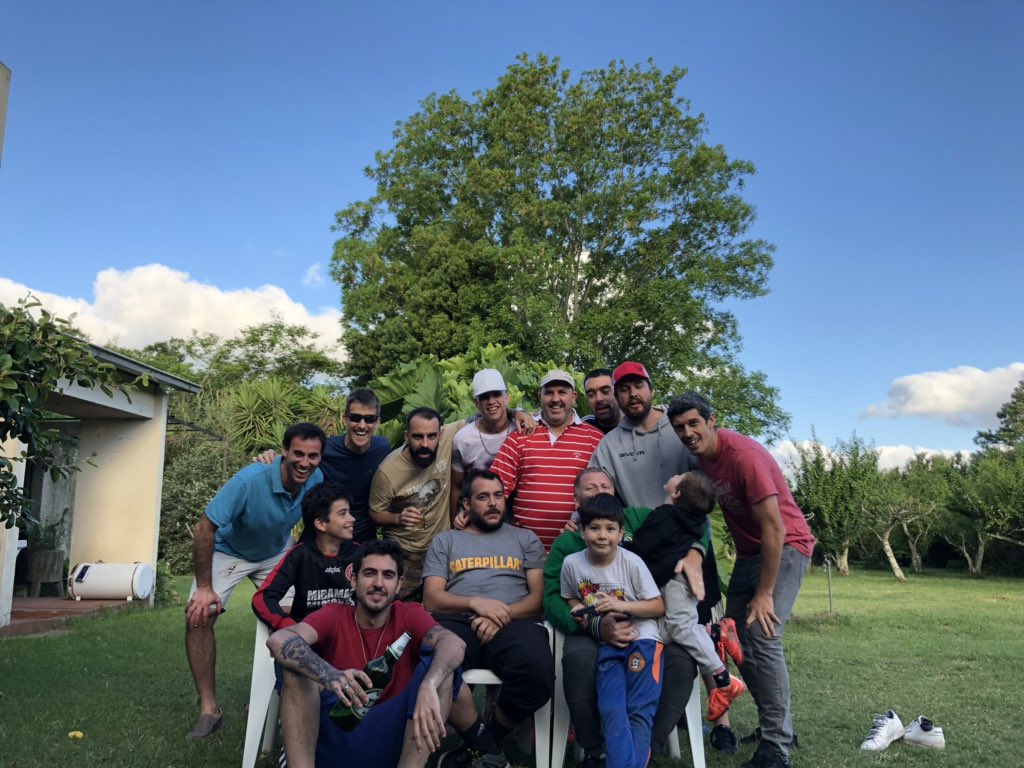 NeptunoUni's tweet photo. Triunfo con 10 por 2 a 0 en la mañana con 2 goles de @arisso22 , posterior día de campo con la barra con asado en familia, esto es la negra señores! Día perfecto https://t.co/xk2v2R0GFE