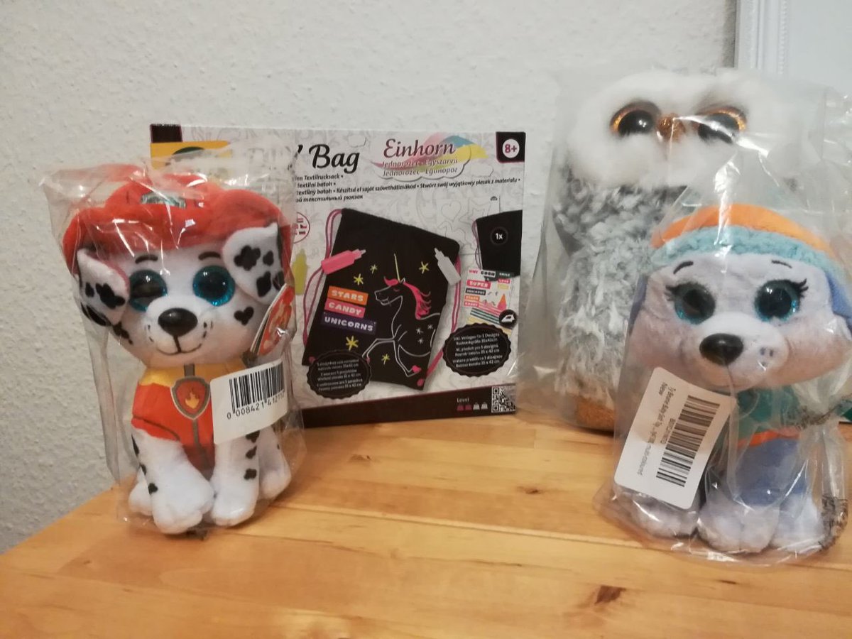 HPAGermany's tweet photo. Die erste Geschenke haben uns erreicht. Seid doch auch ein Weihnachtsweasley! 🎁😊 https://t.co/1OpD573j0M