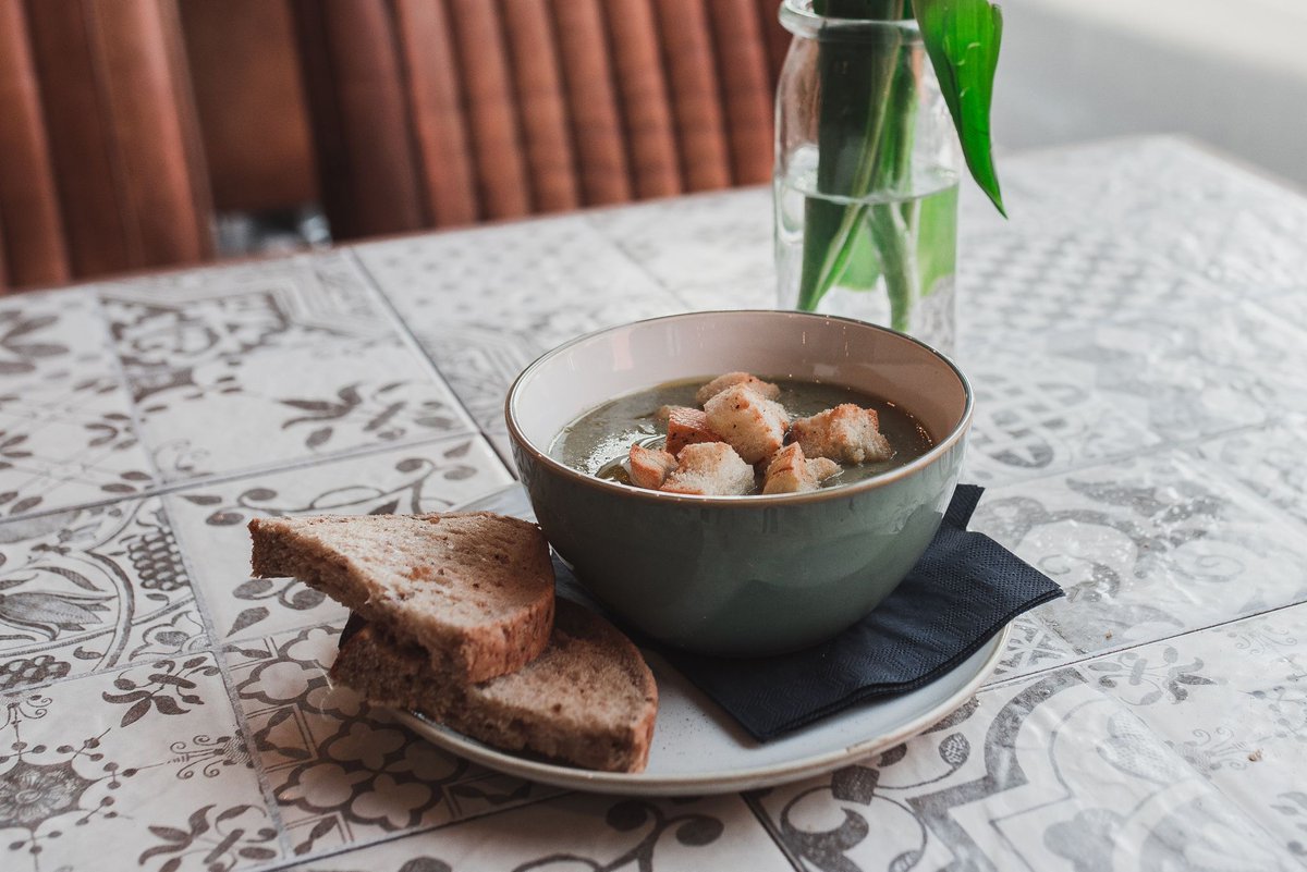 mustard_rye's tweet photo. Brrr it's a cold one today!
Eat, drink, and be cozy at Mustard &amp; Rye  🥣 #soupoftheday #swansea https://t.co/vbqdQcMp8A
