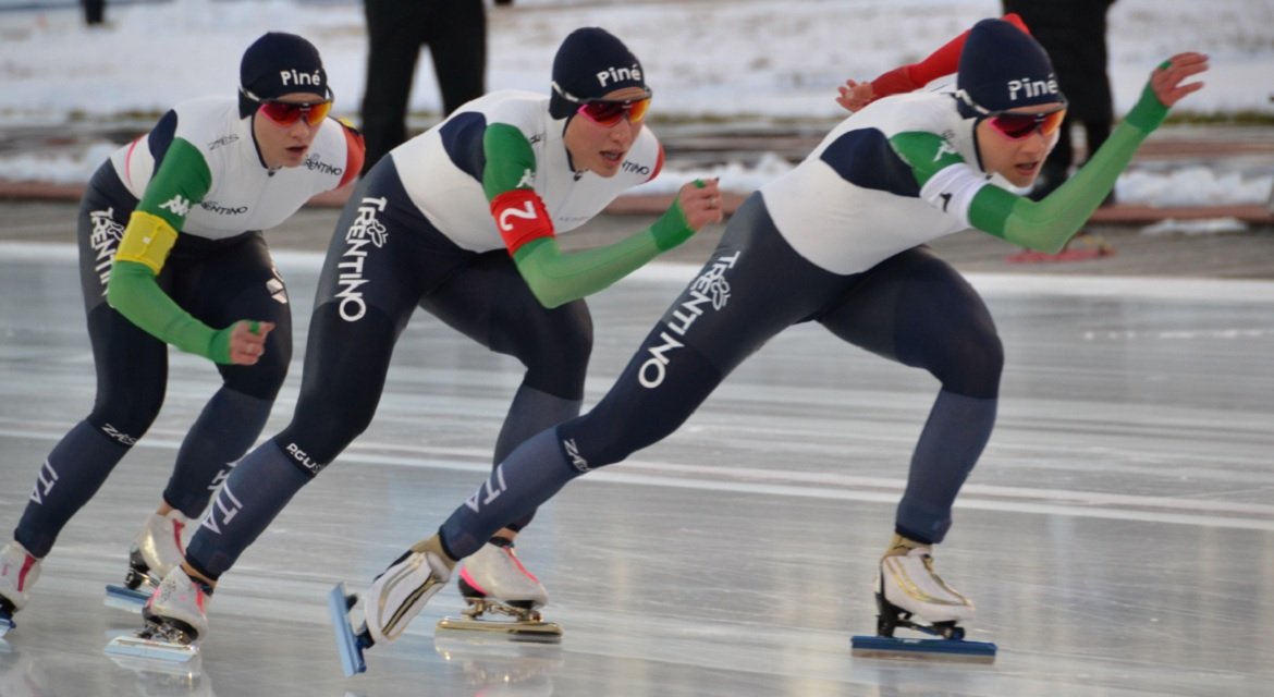 giomalago's tweet photo. Weekend fantastico per la @Fisg_it e sensazionale Francesca #Lollobrigida nella tappa di Coppa del Mondo di #SpeedSkating a Tomakomai: seconda nella Mass Start, terza nei 3 mila metri e ancora seconda insieme a Francesca #Bettrone e Noemi #Bonazza nel Team Sprint. Complimenti! 🇮🇹 https://t.co/9MfNxL1QB1