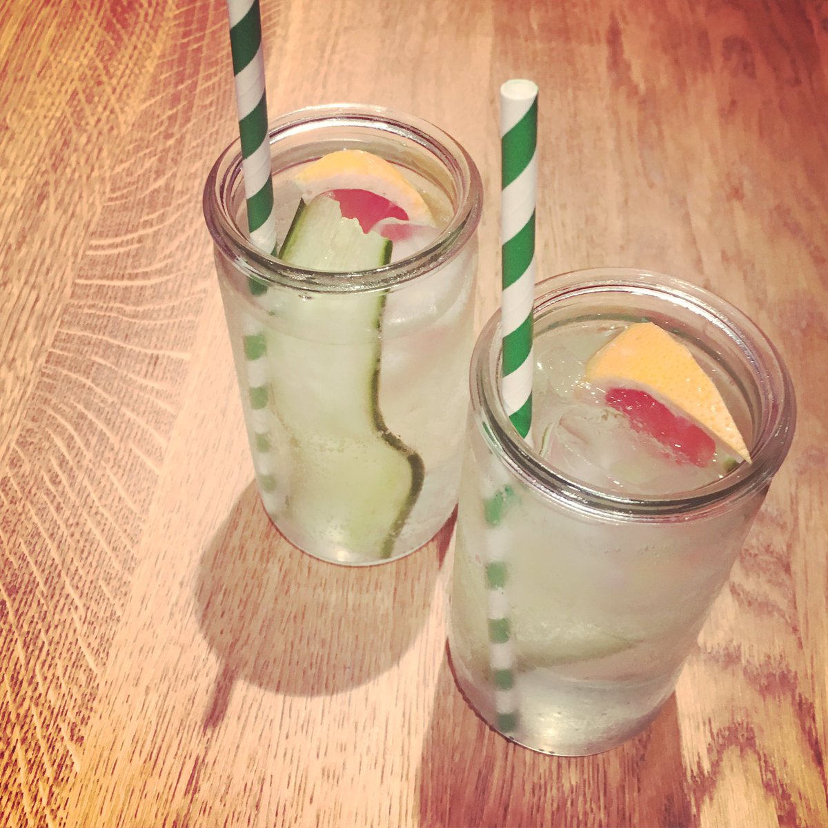 NixBx's tweet photo. It’s a gin thing.. #gin #london #friends weekend vibes #creativenomads #remotework #creativelife #creativentrepreneur https://t.co/a5wGgNbmyi