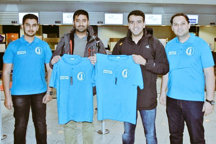 MAMOGermany's tweet photo. Next mission: In gemeinsamer Hilfsaktion mit Humanity First sind unsere Ärzte Wjahat und Awais nach São Tomé und Príncipe geflogen. Gewappnet mit Elan und Medikamentenpaketen fand gestern früh der Takeoff von Ffm statt. Viel Erfolg und Hut ab. Weiteres folgt. @AhmadiyyaDE https://t.co/eokUlLyt57