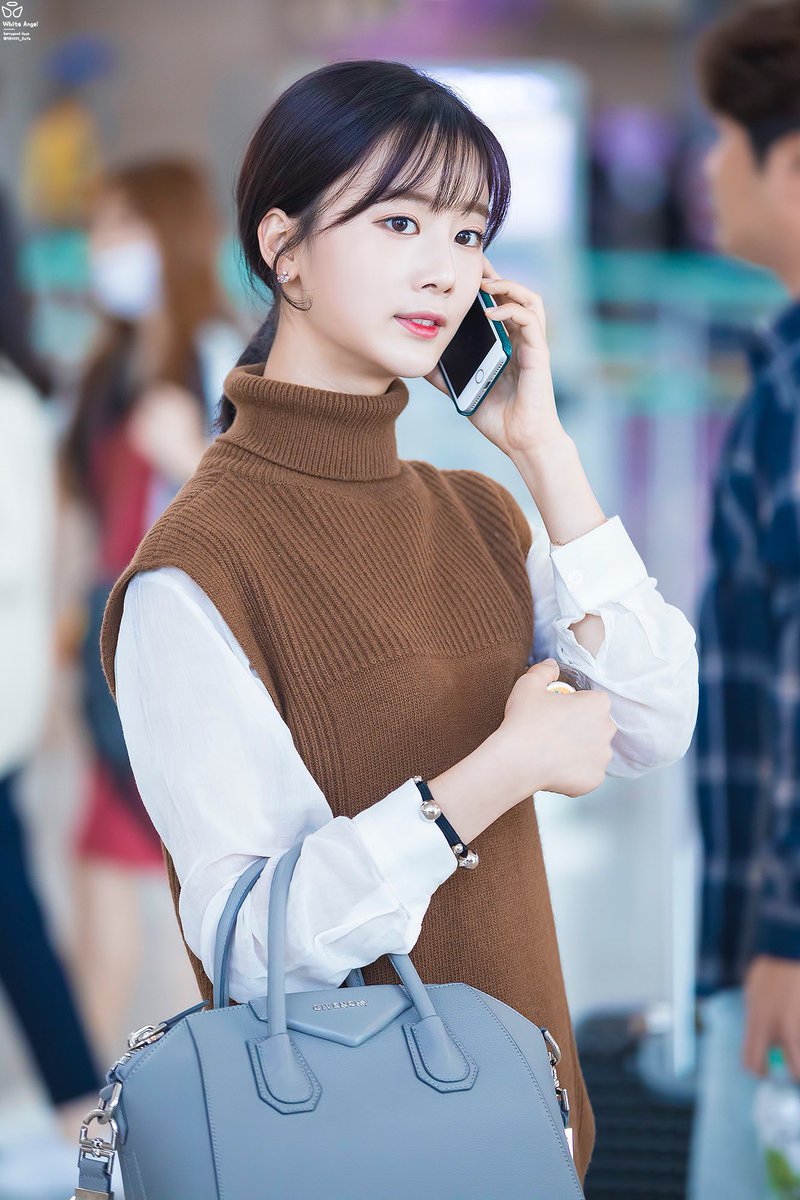 980225_DaYe's tweet photo. 180927 ICN 베리굿(@berrygood2014) 다예 

#베리굿 #berrygood #다예

이쁜 우리 현정님 ㅜ https://t.co/t3iHaFB0ra