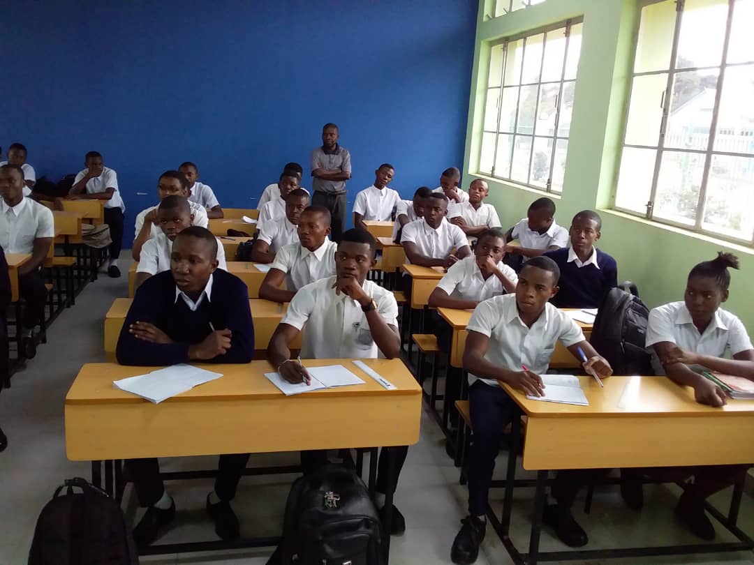 JobBwanga's tweet photo. Tout #enfant a #droit à 1 #éducation qui lui assure un #développement complet des ses aptitudes intellectuels ,#arts,#morale,#physique,#formationcivique &,#professionnelle pour donner les mêmes chances ,à 1 #developpement harmonieux aux fils de la #RDCMineduc https://t.co/3JZw4Rcvf7
