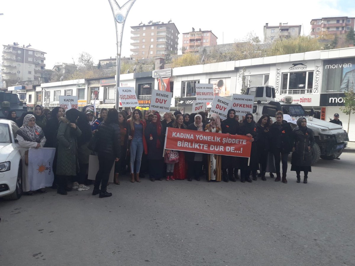 Akkadin_Hakkari's tweet photo. Ak Parti Hakkâri İl Kadın Kolları olarak 
25 Kasım Kadına Yönelik Şiddete Karşı Uluslararası Mücadele ve Dayanışma Günü dolayısıyla 81 İl ile eşzamanlı farkındalık yürüyüşümüzü gerçekleştirdik. #TuruncuÇizgimiz https://t.co/55wMqXpUIg
