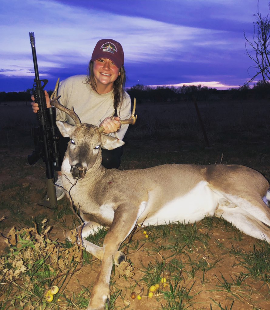 HreynoldsMUA's tweet photo. What an unbelievable feeling! Thank you Lord for this blessing! #myfirstbuck https://t.co/YTNGHh4PIV